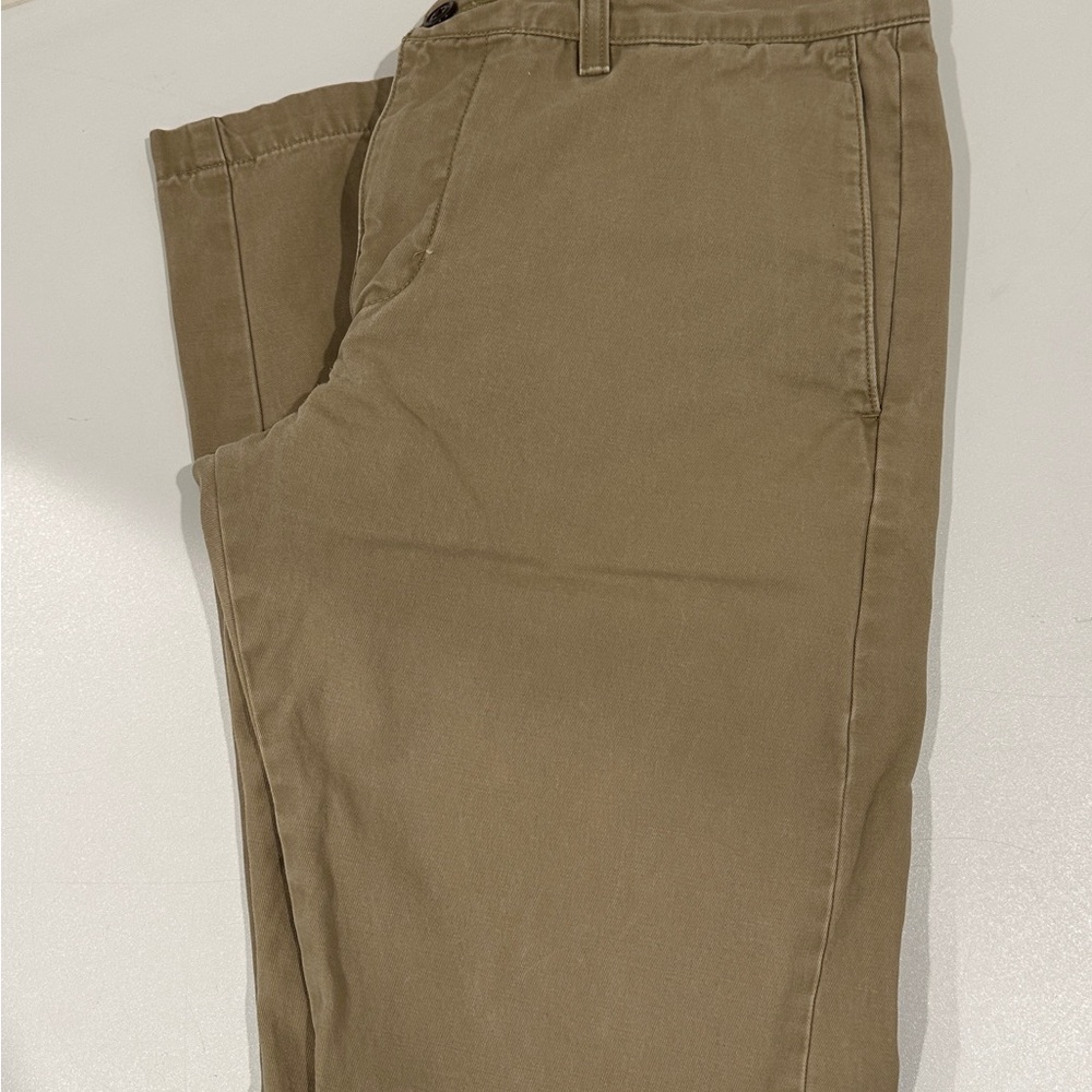 Dockers Men's Khaki Chinos